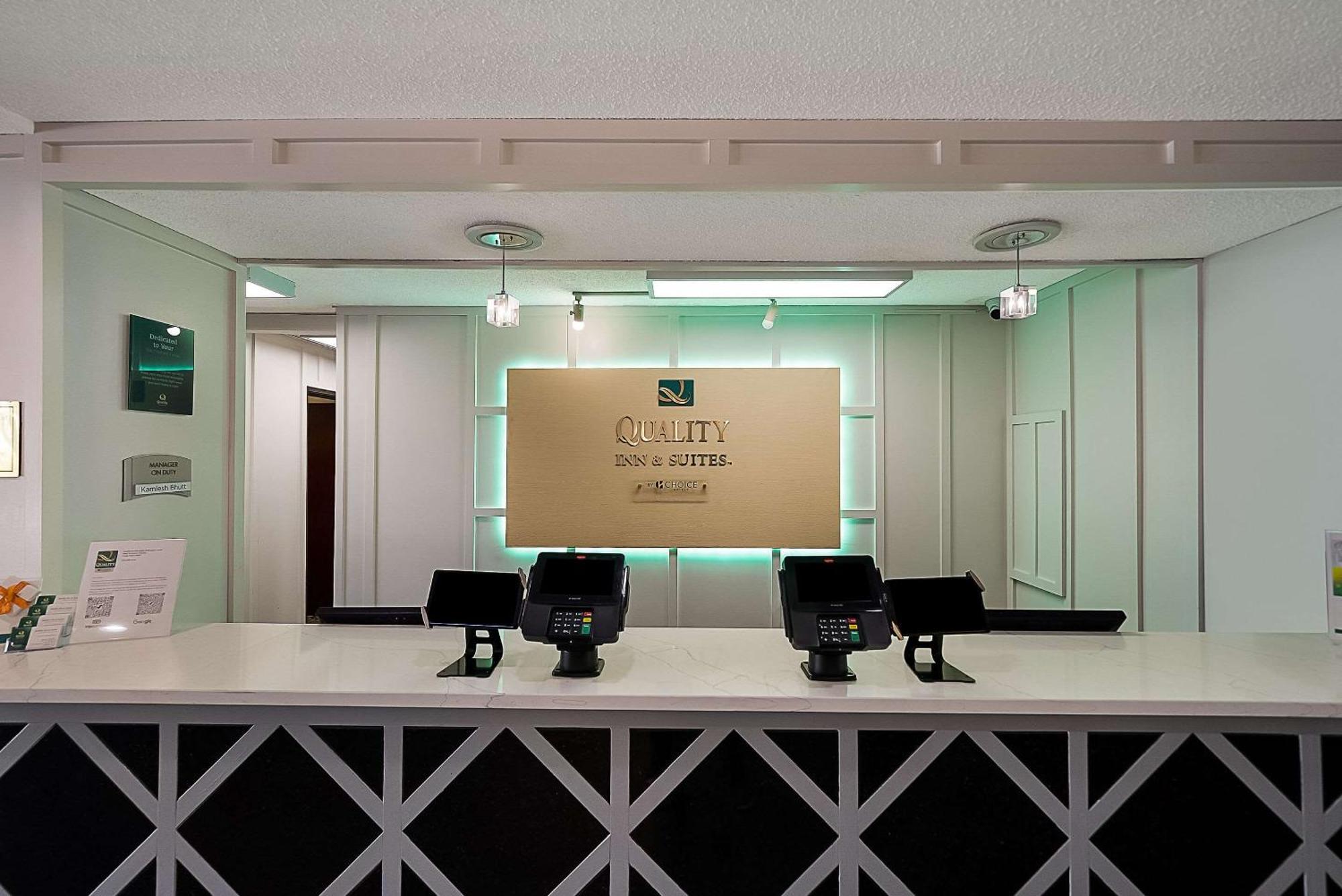 Quality & Dfw Airport South Hotel