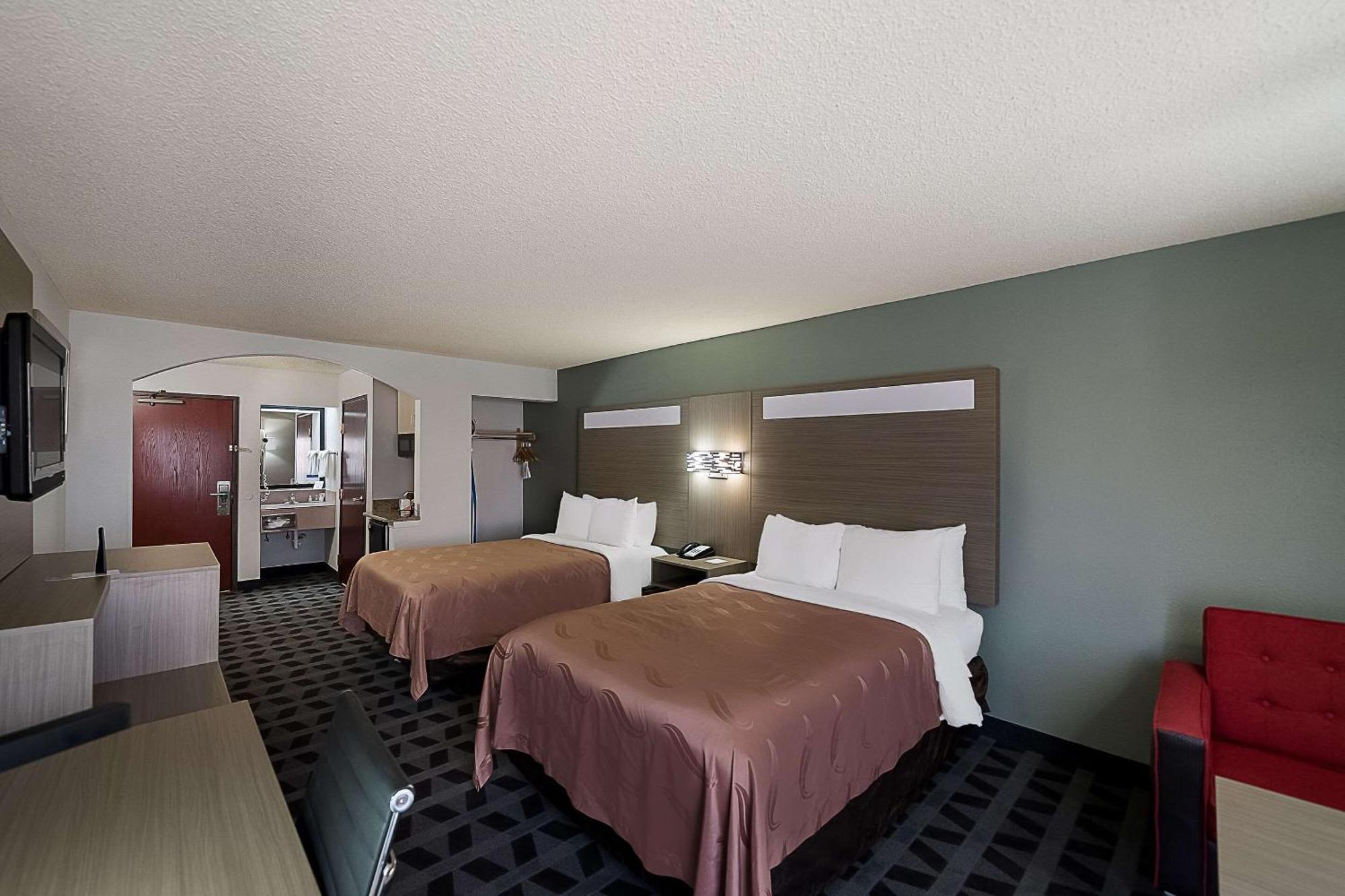 Quality & Dfw Airport South Hotel 2*