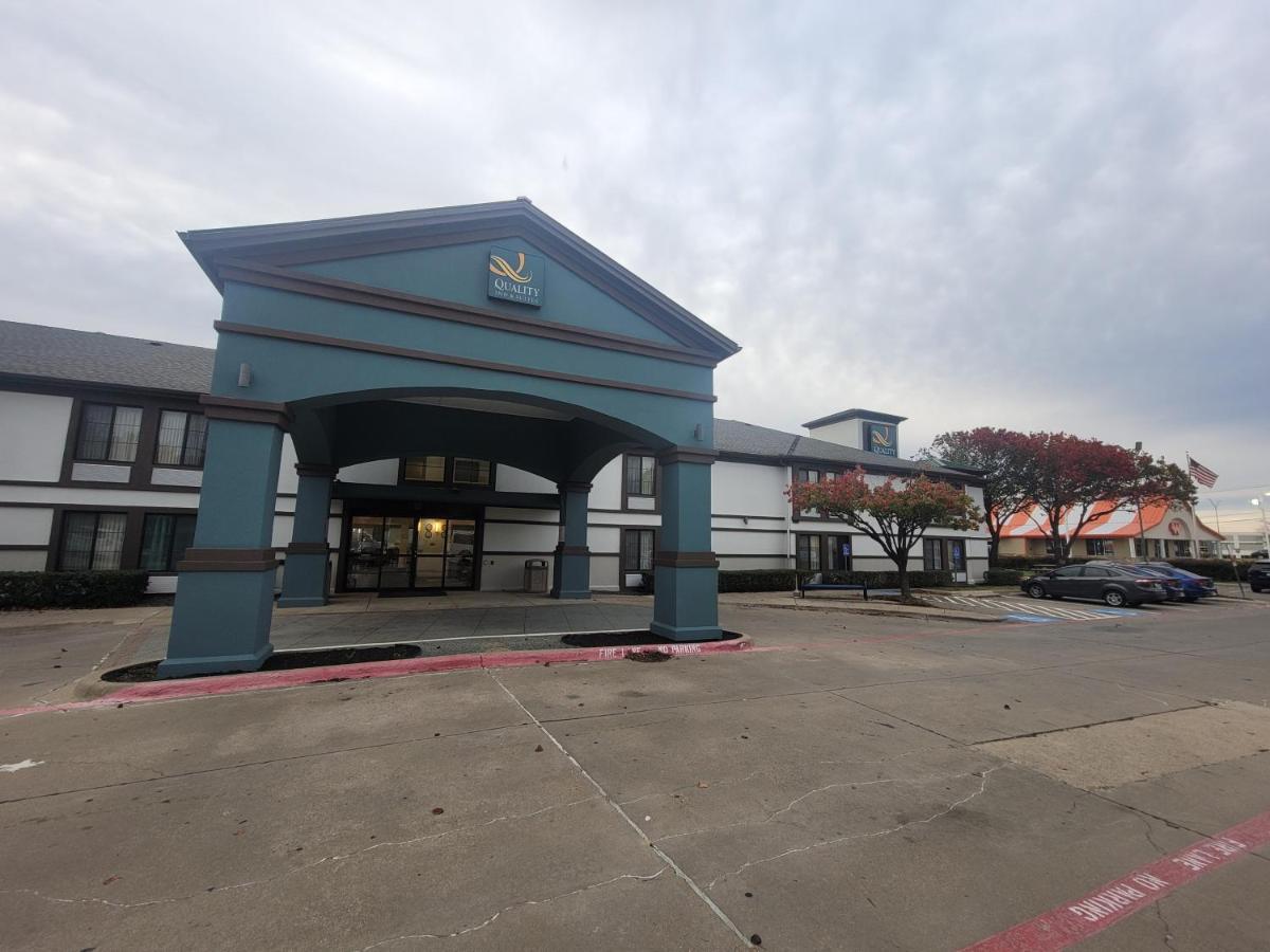 Hotel Quality & Dfw Airport South 2*