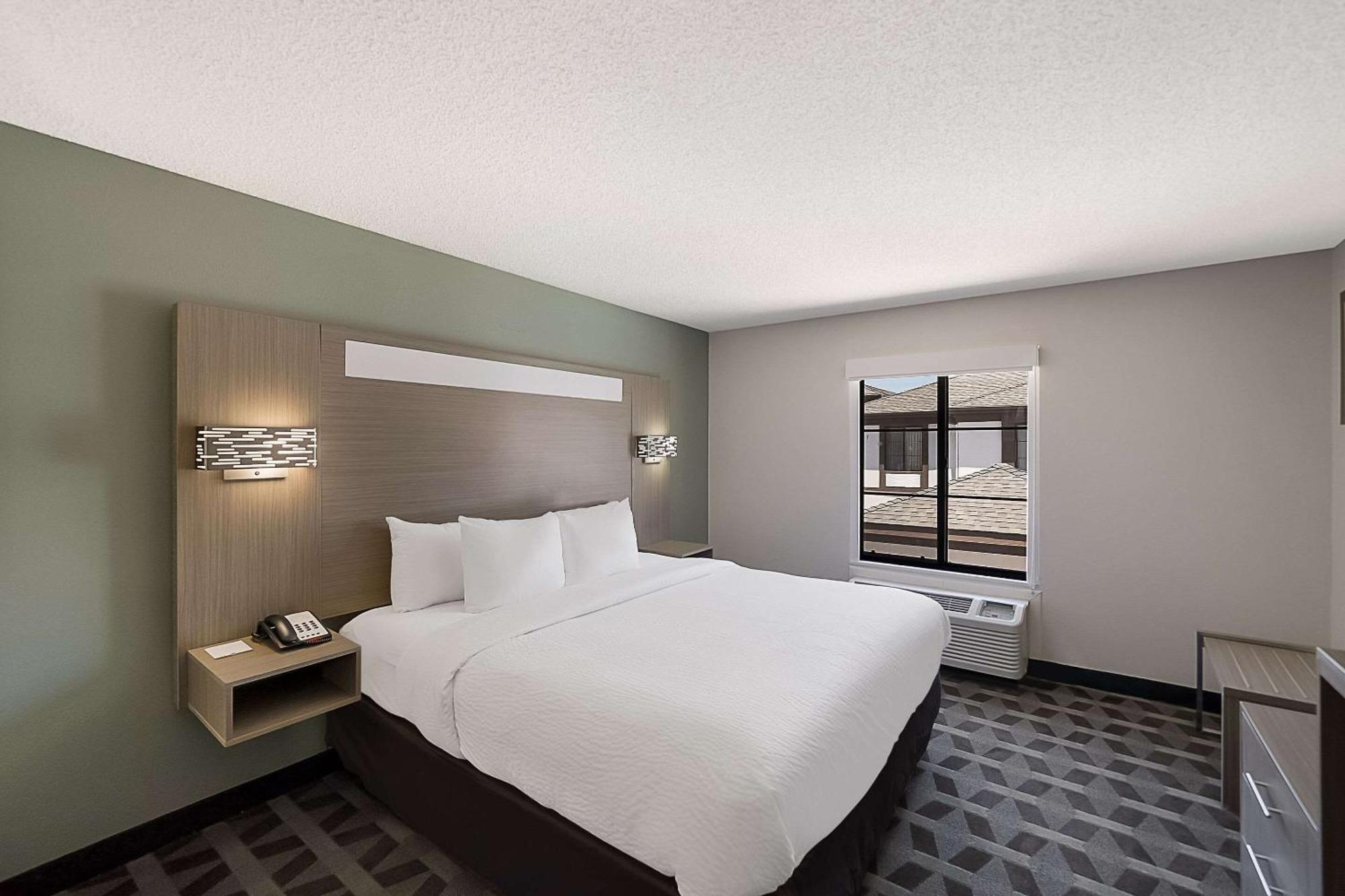 Quality & Dfw Airport South Hotel