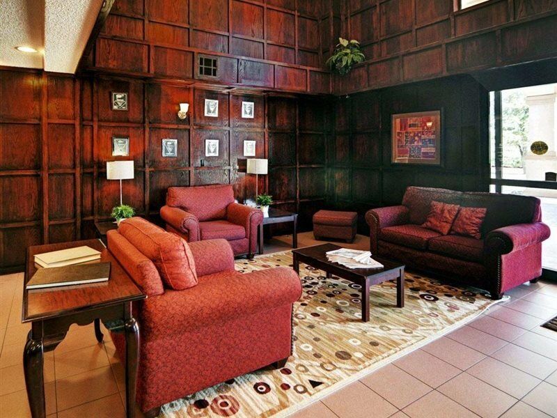 Quality & Dfw Airport South Hotel 2*