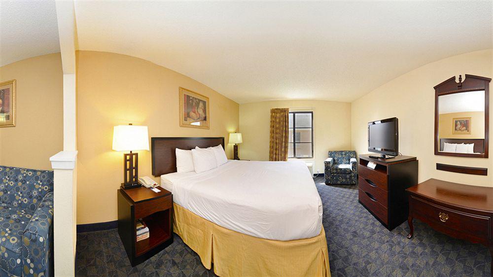 Hotel Quality & Dfw Airport South 2*